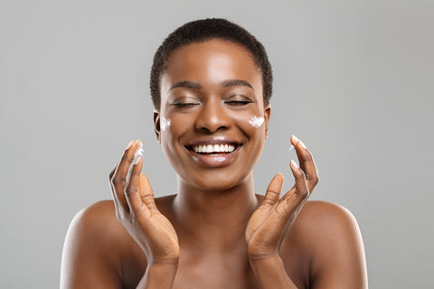 Como preparar a pele seca para a maquiagem? - Terral Natural